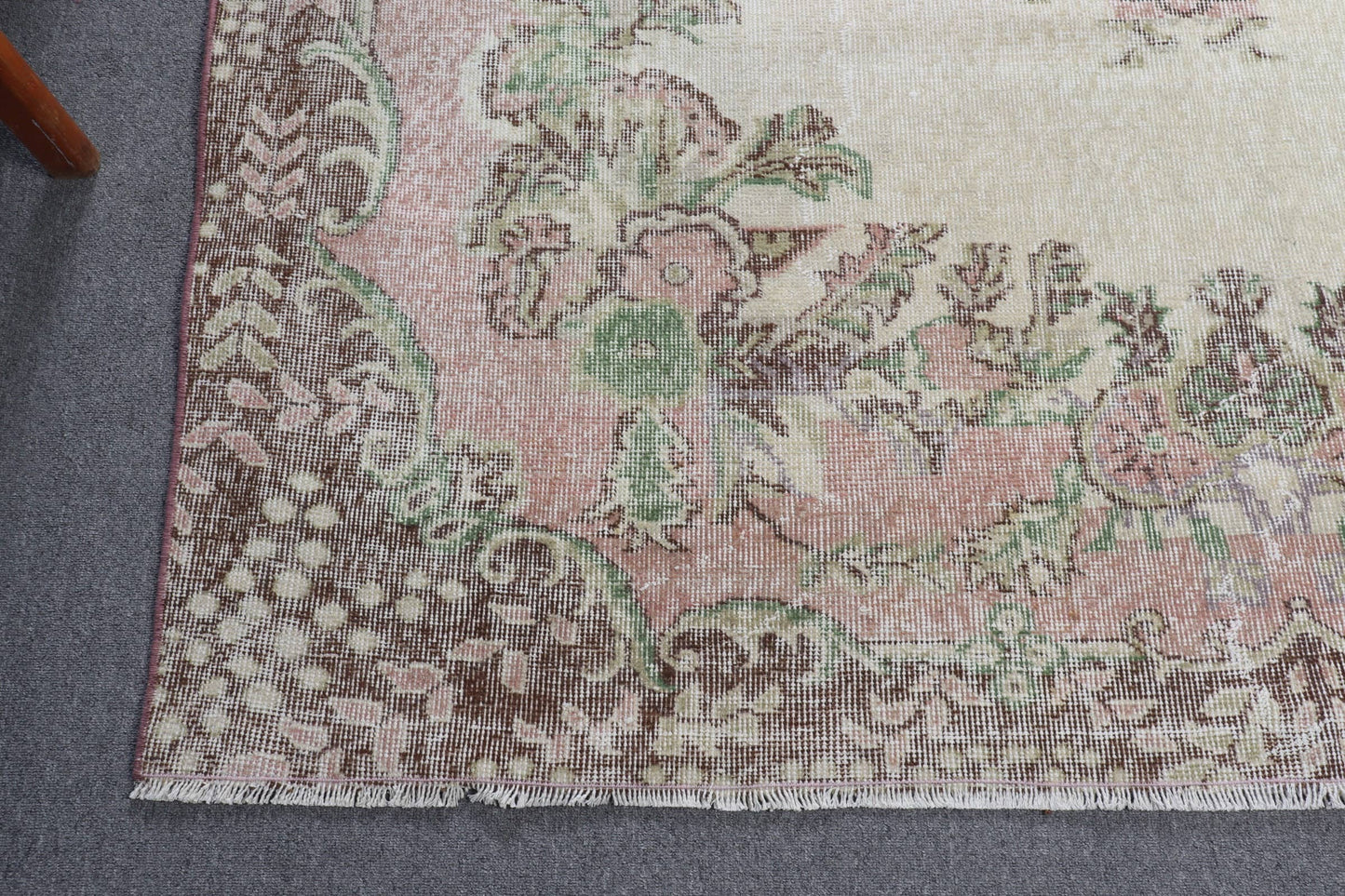 Vintage Turkish Rug 6,3x8 ft (193x244 cm), Beige Wool Rug