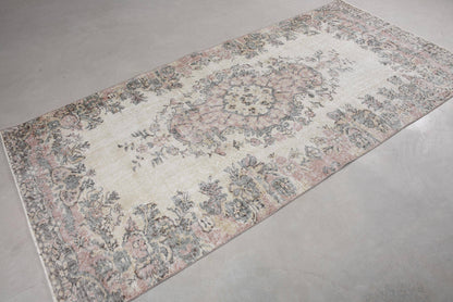Vintage Wool Rug - Beige & Pink Traditional Design
