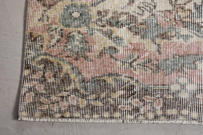 Vintage Wool Rug - Beige & Pink Traditional Design