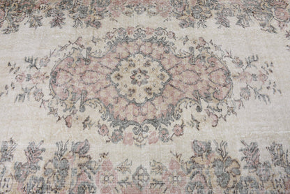 Vintage Wool Rug - Beige & Pink Traditional Design