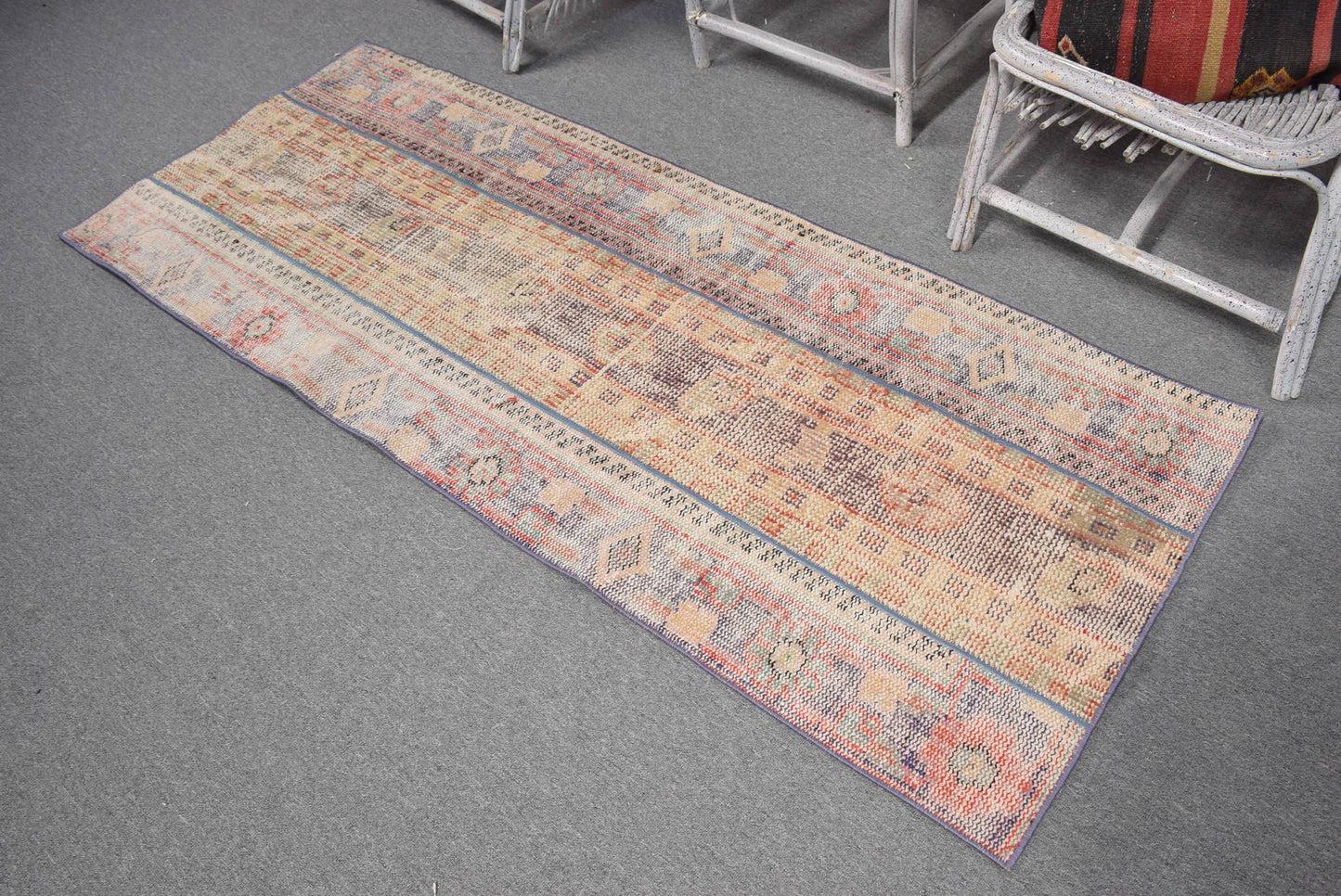 Vintage Turkish Rug 2,6x6,3 ft, Beige Polka dot Wool Rug