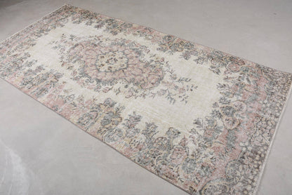 Vintage Wool Rug - Beige & Pink Traditional Design