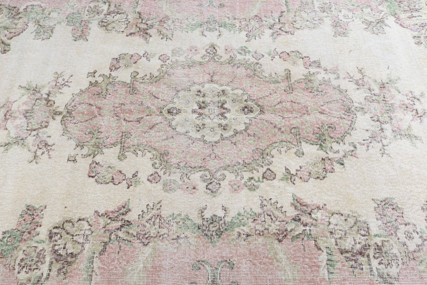 Vintage Turkish Rug 6,3x8 ft (193x244 cm), Beige Wool Rug