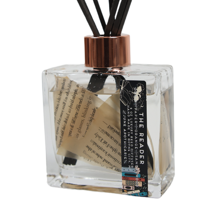 The Reader 4 oz Luxury Reed Diffuser
